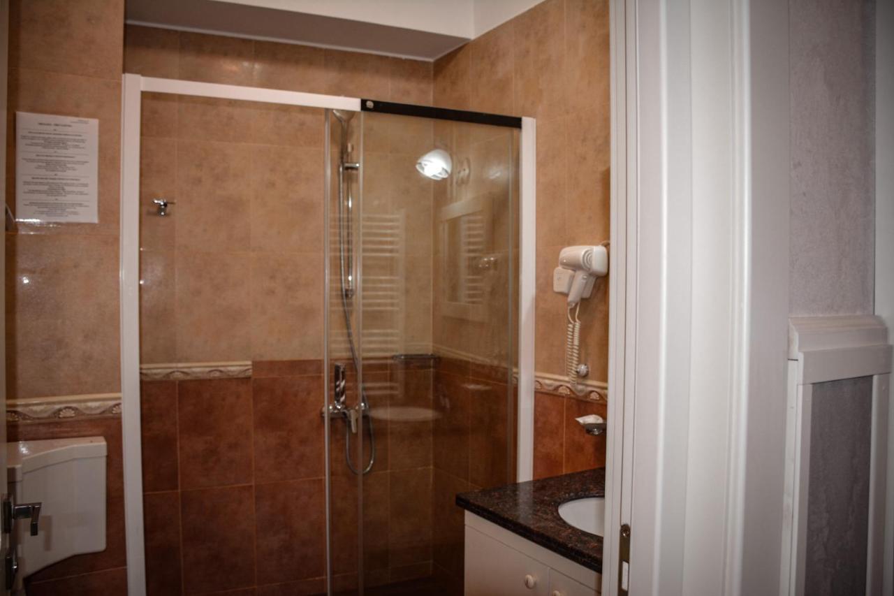 Golden Rose Residence Constanţa Esterno foto