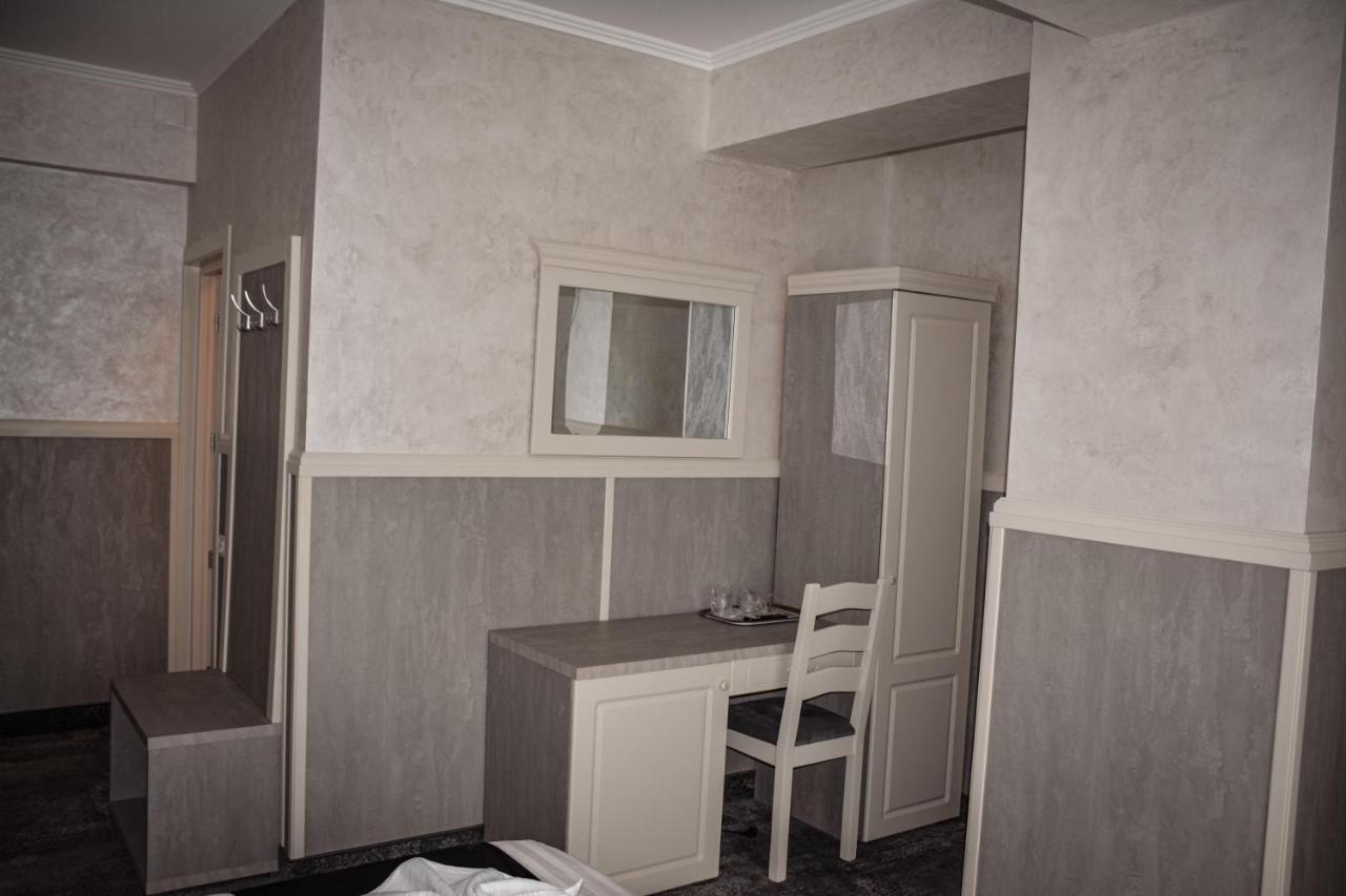 Golden Rose Residence Constanţa Esterno foto
