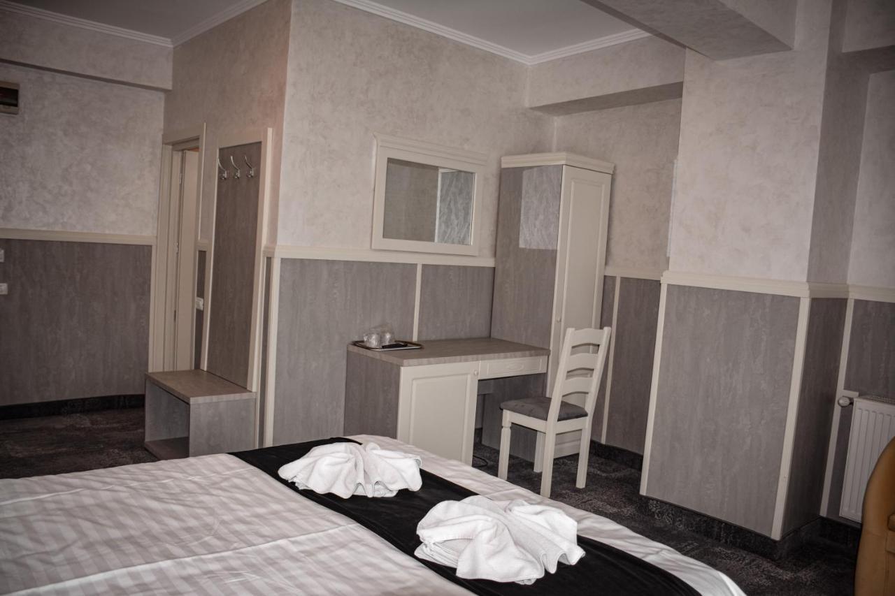 Golden Rose Residence Constanţa Esterno foto
